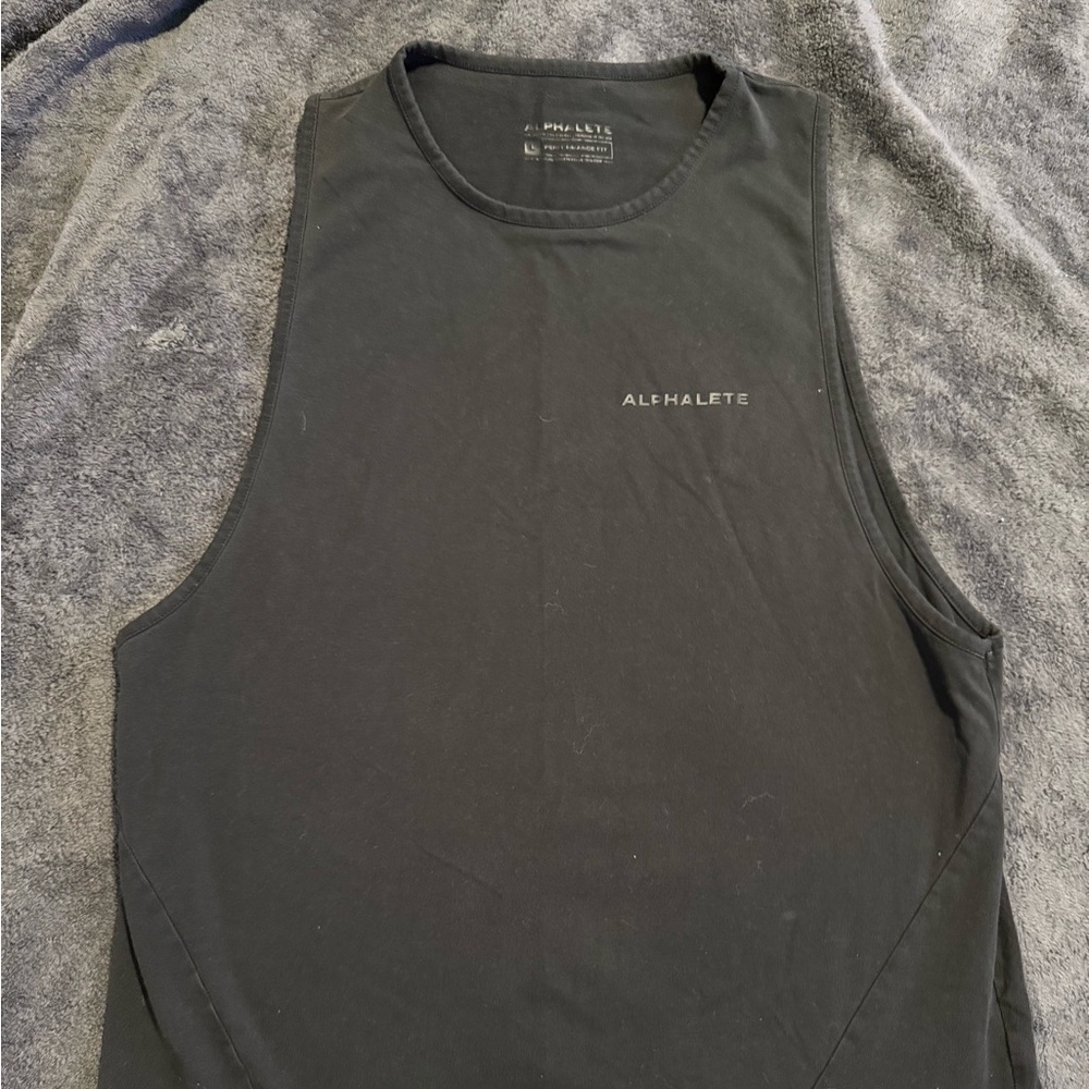 Alphalete sleeveless shirt